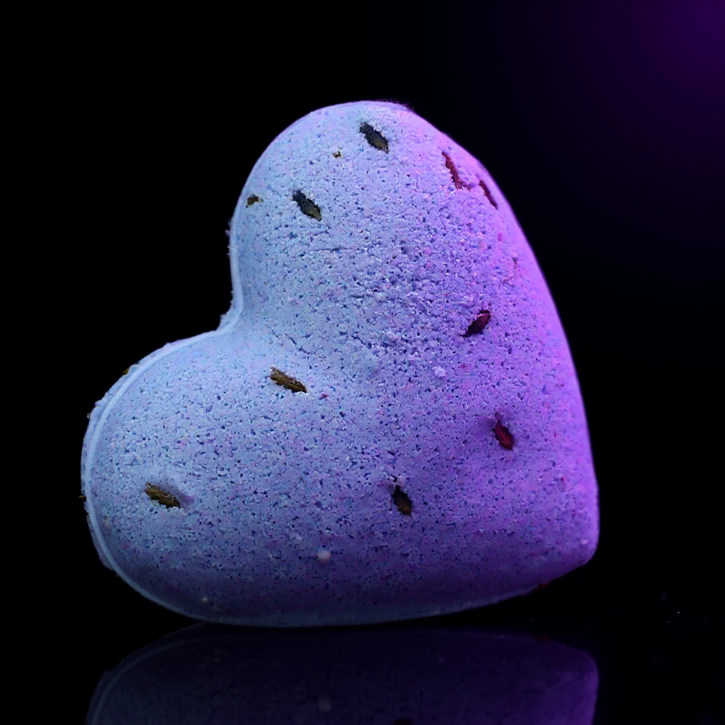 Love Heart Bath Bomb 70g - French Lavender